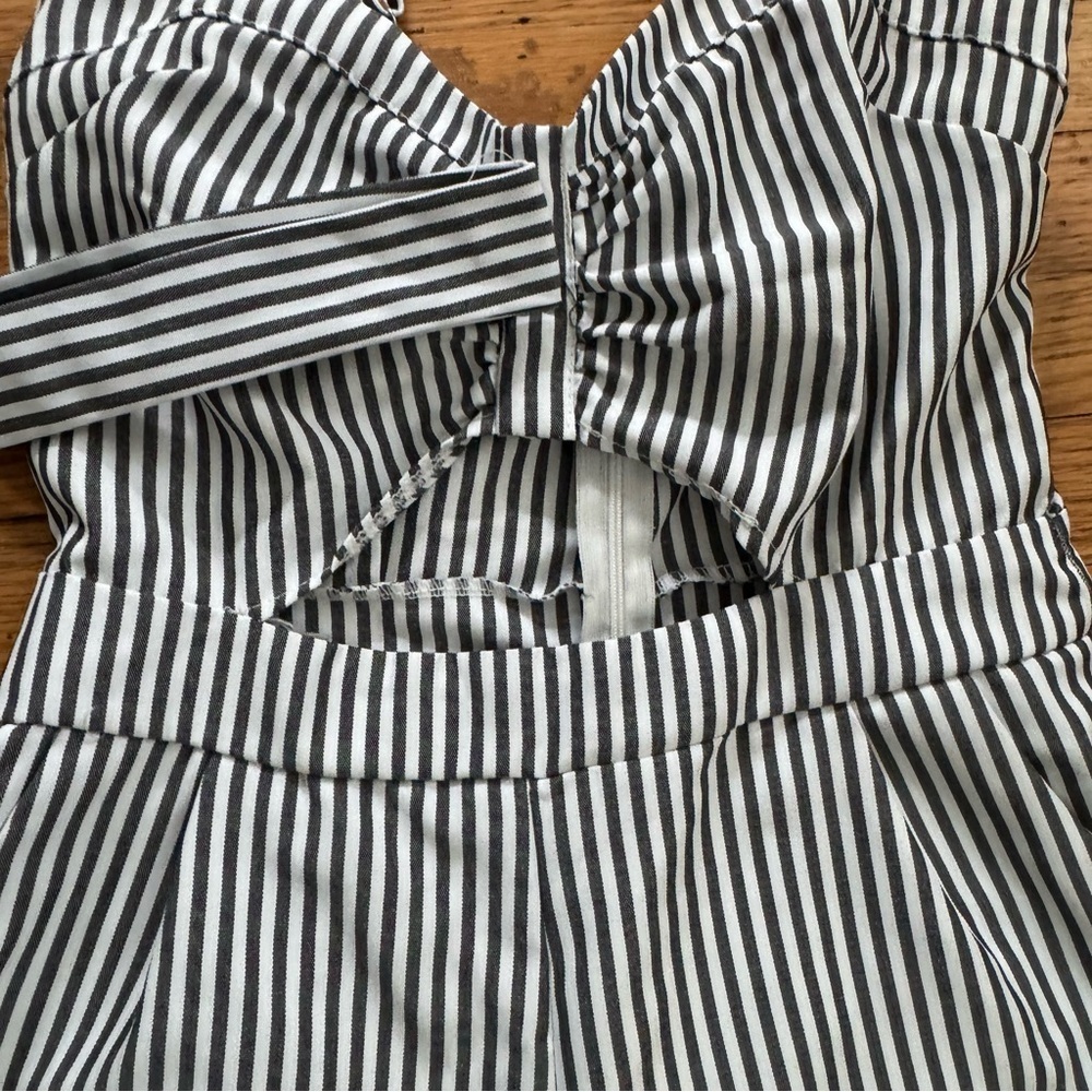 Women’s Jumpsuit Blue and White Size S Casual, Romper,‎ Relaxed, Comfy - Picture 4 of 10
